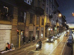 Ivan in una strada di Milano